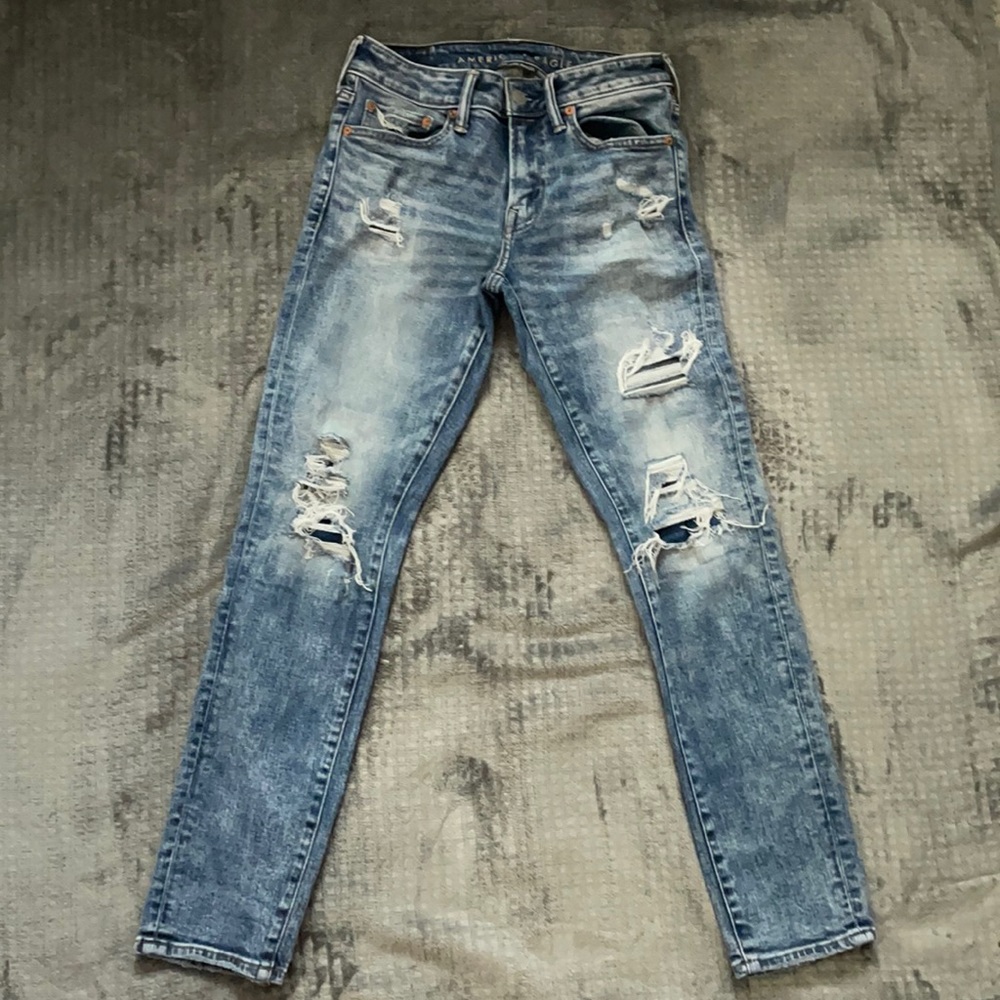 American Eagle men’s jeans